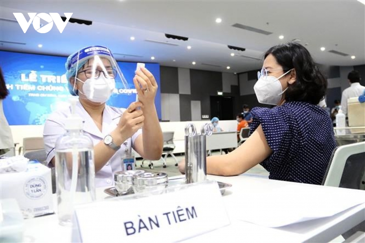 Indonesian expert recommends solutions to help Vietnam combat COVID-19
